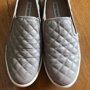 STEVE MADDEN SLIP ON SNEAKERS
